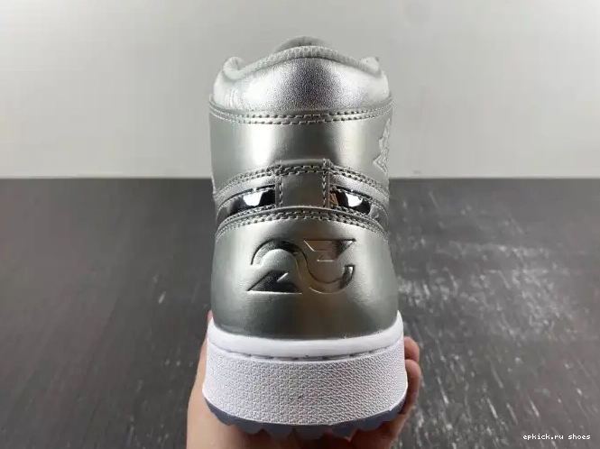 Rep Jordan Giving Air FD6815-001 1 High Golf Gift 0617